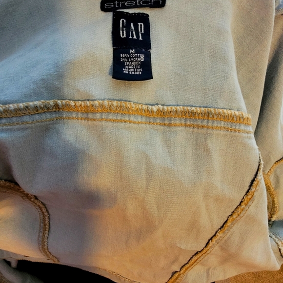 EUC/ Gap denim/jeans Jacket - Picture 3 of 4